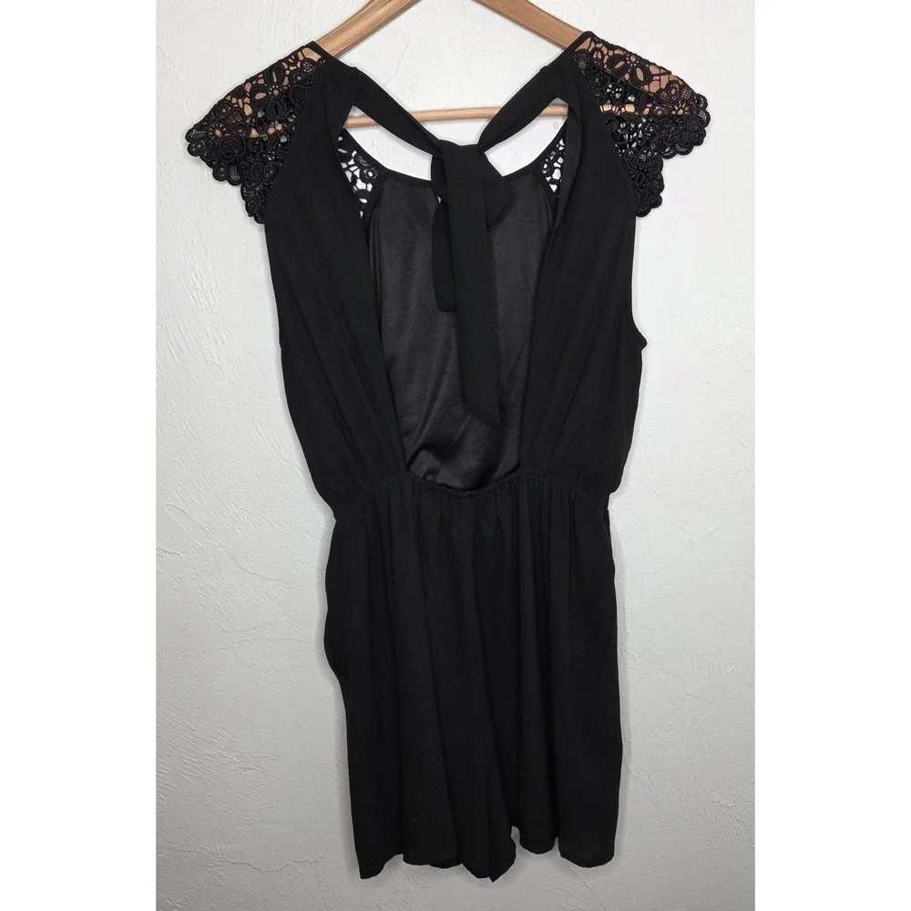 *NEW w/Tags Express Lace‎ Crochet Tie Short Sleeve Romper Jumpsuit Black Size 4
